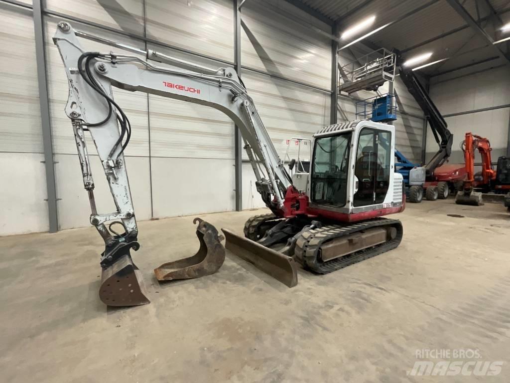 Takeuchi TB 175 حفارات وسط 7 طن - 12 طن
