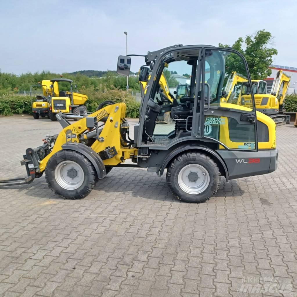 Wacker Neuson WL38 لوادر بعجل