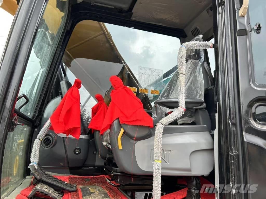 CAT 320 D حفارات زحافة