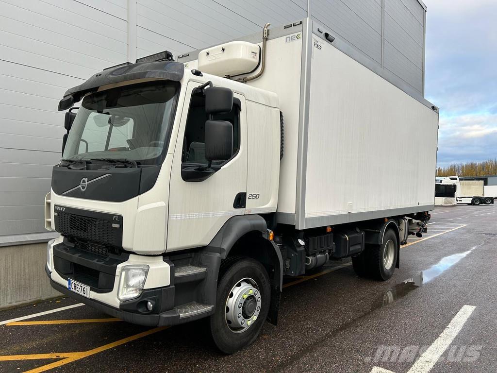 Volvo FL شاحنات ذات هيكل صندوقي