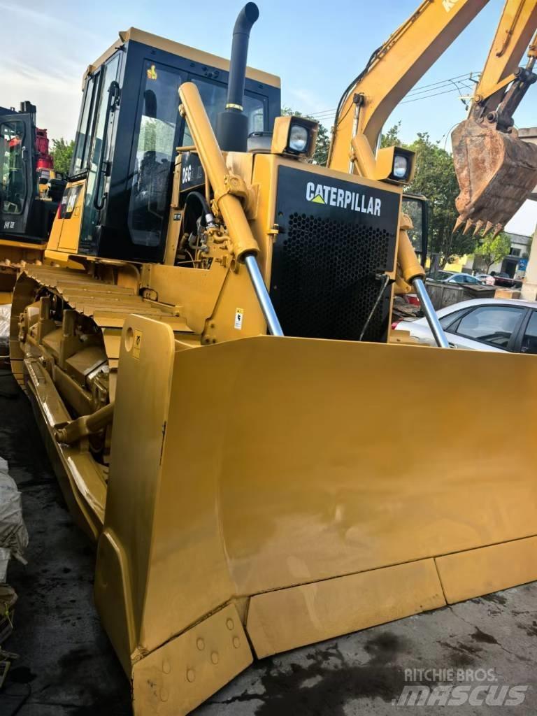 CAT D6G بلدوزرات مجنزرة