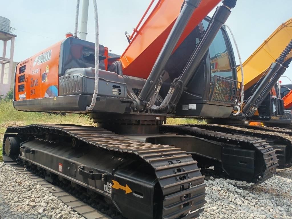 Hitachi ZX 240 حفارات زحافة