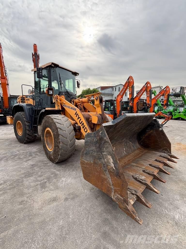 Hyundai HL 757-9 A لوادر بعجل