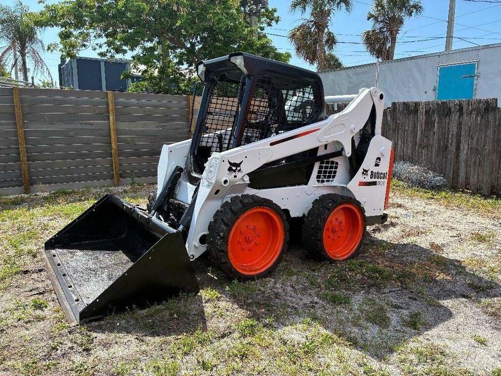 Bobcat S 570 لوادر انزلاقية التوجيه