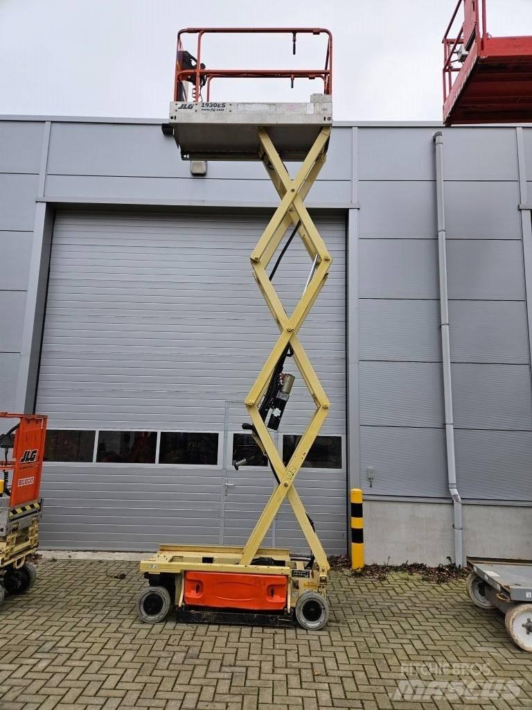 JLG 1930 ES رافعات مقصية الشكل