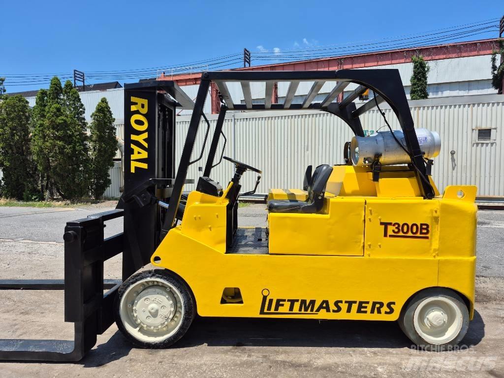 Royal T300B شاحنات الطرق الوعرة