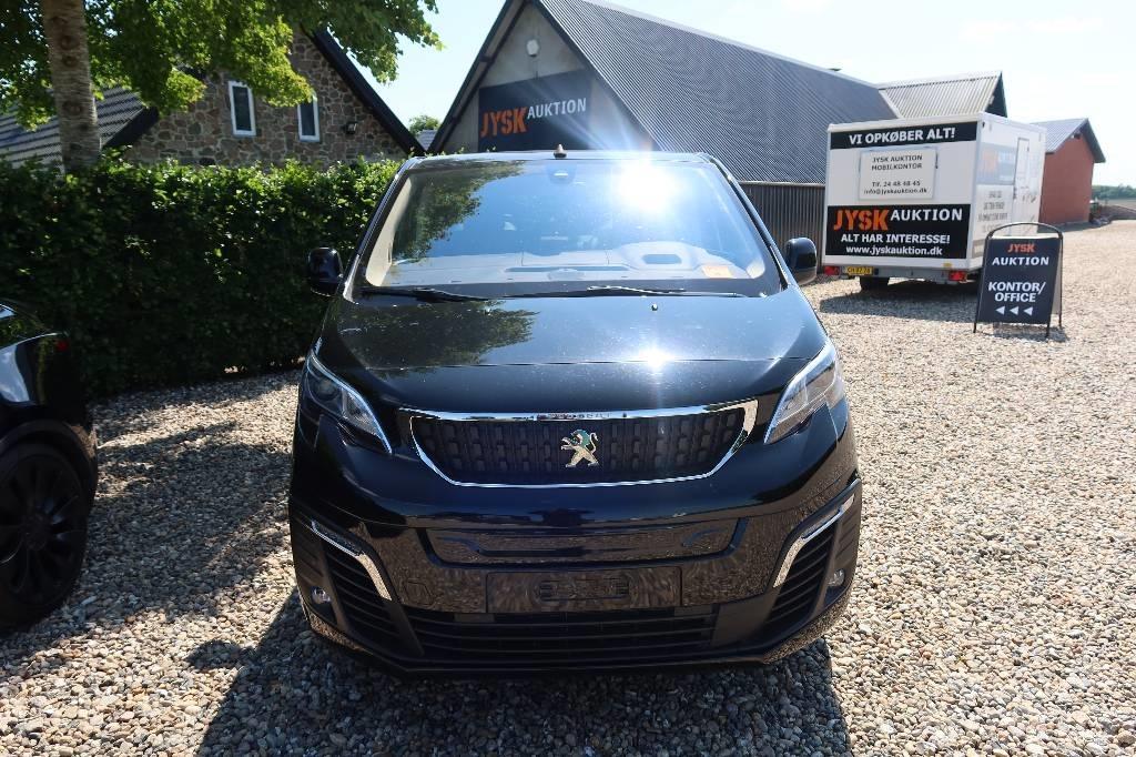 Peugeot E-Traveller سيارات