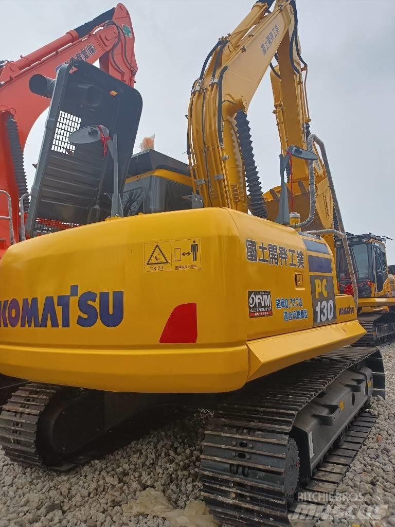 Komatsu PC 130 حفارات وسط 7 طن - 12 طن