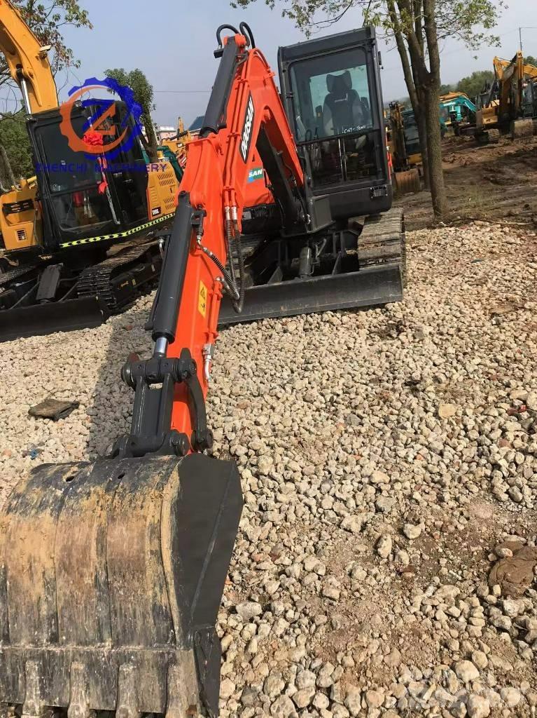 Doosan DX 60 حفارات صغيرة أقل من 7 طن (حفارات صغيرة)