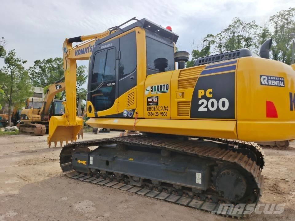 Komatsu PC 200-8 حفارات زحافة