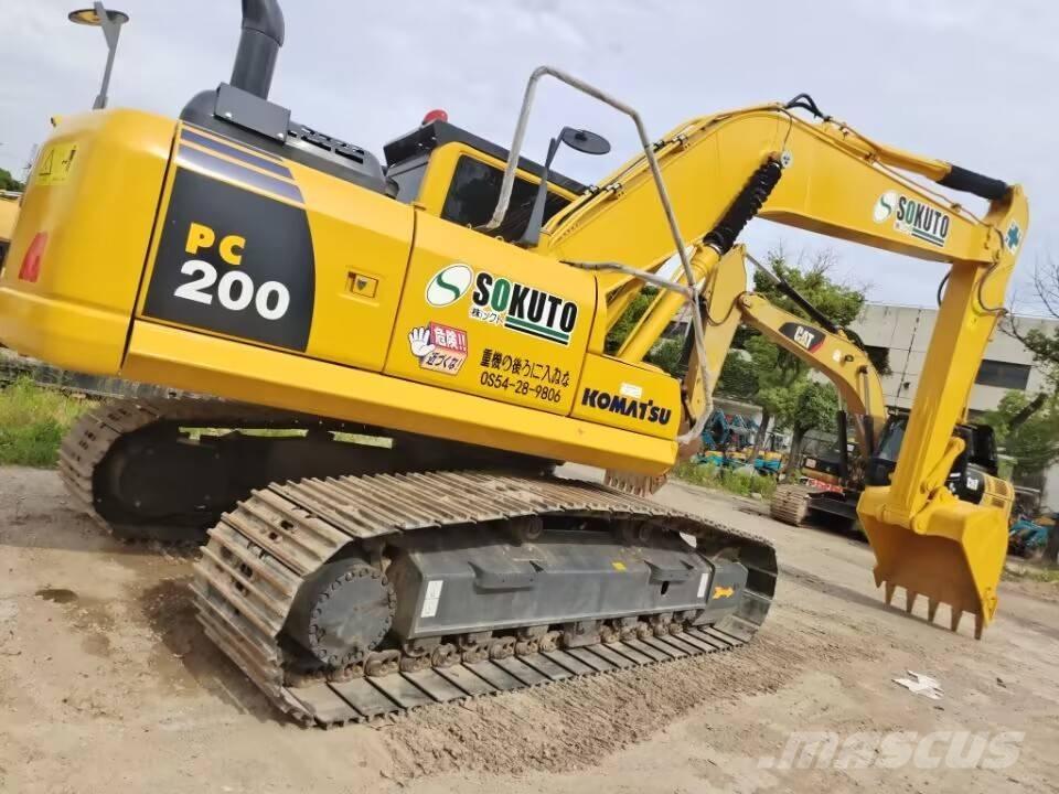 Komatsu PC 200-8 حفارات زحافة