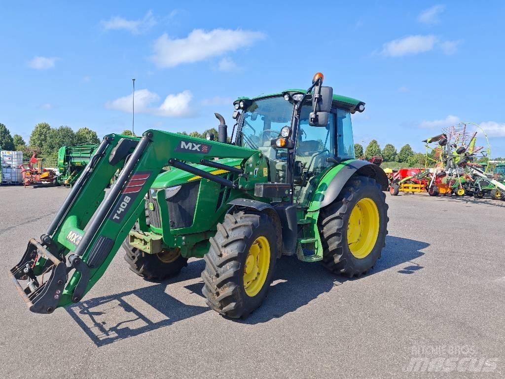 John Deere 5115 R الجرارات
