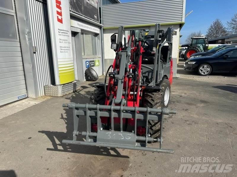 Weidemann 1160 لوادر بعجل