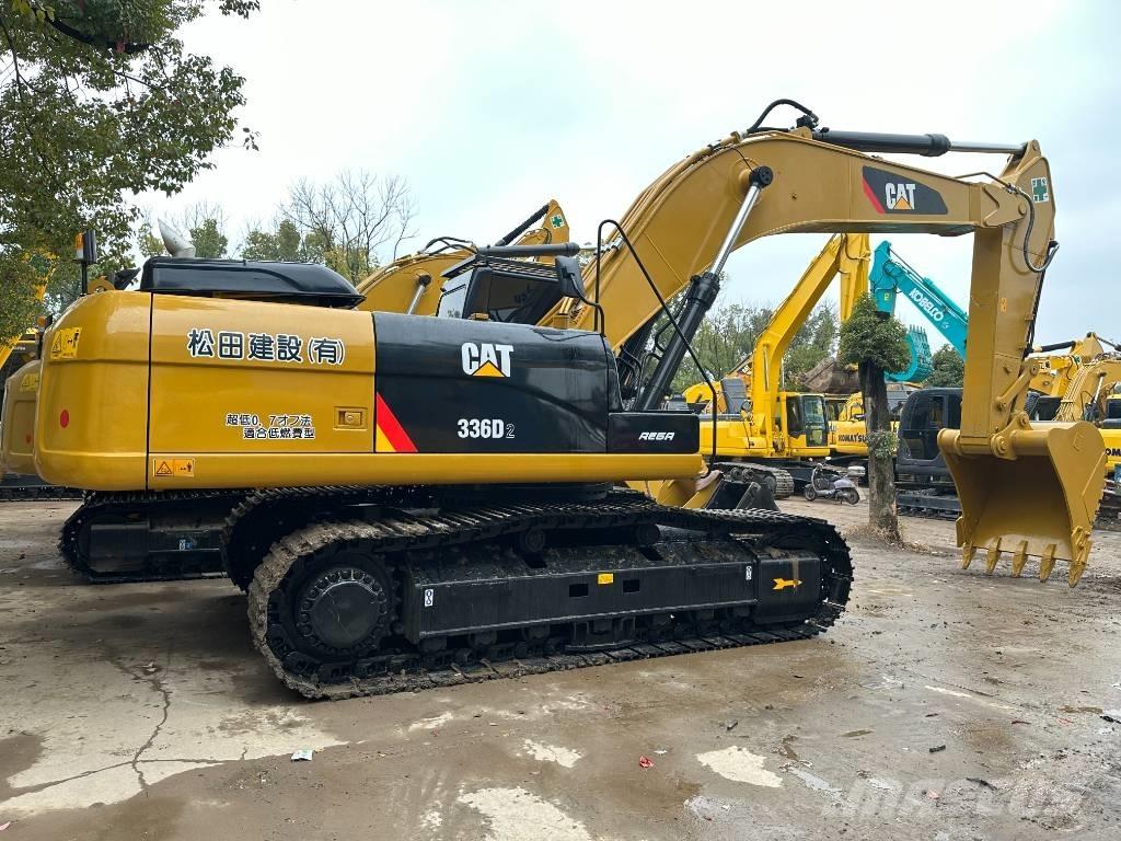 CAT 336 D2 حفارات زحافة
