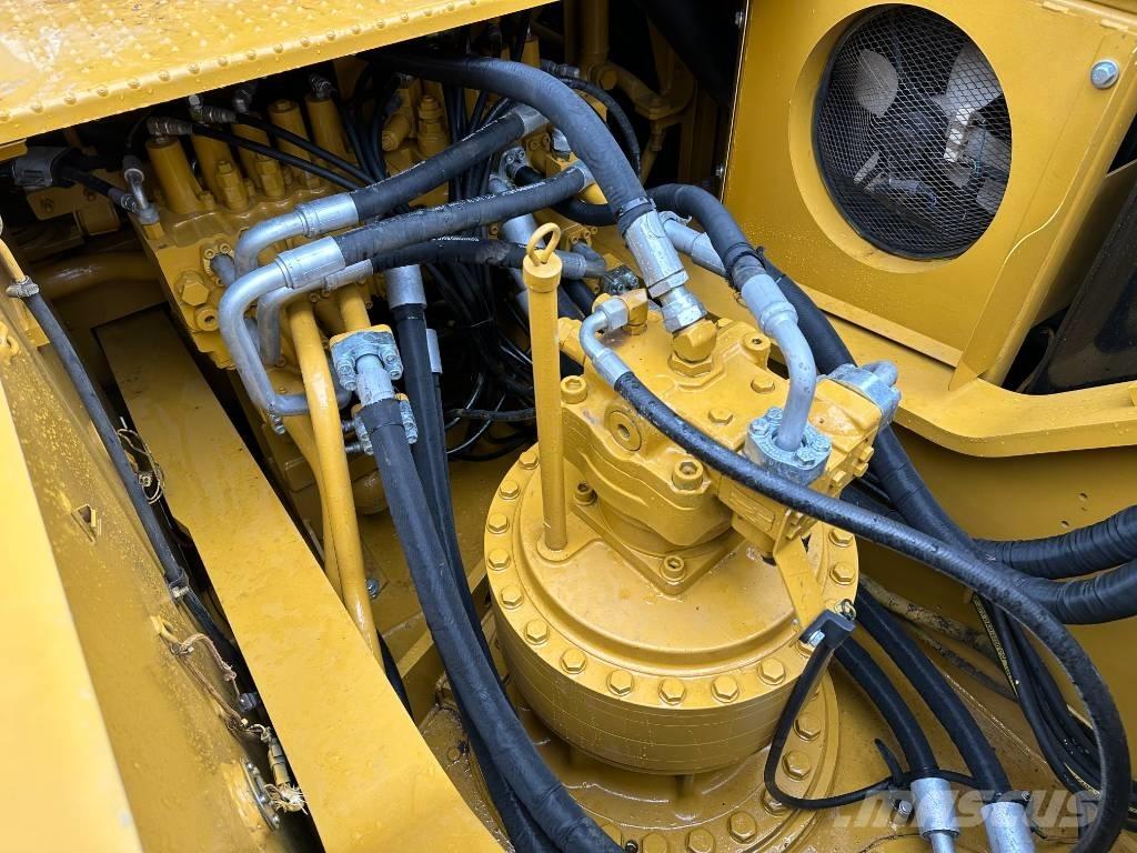 CAT 336 D2 حفارات زحافة