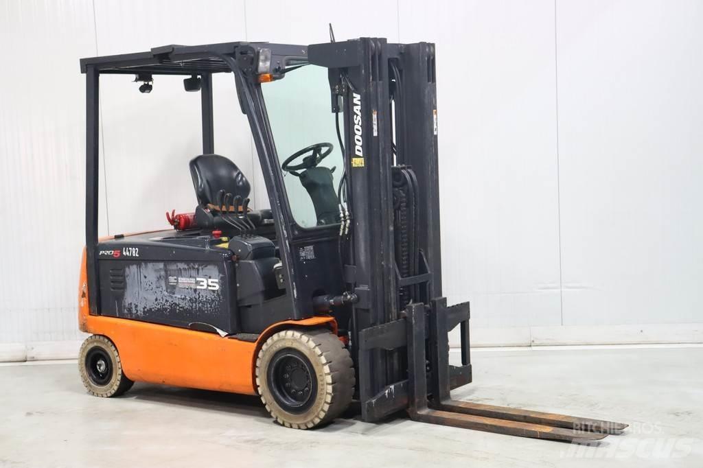 Doosan B35X-5 شاحنات ذات رافعات شوكية تعمل بالكهرباء