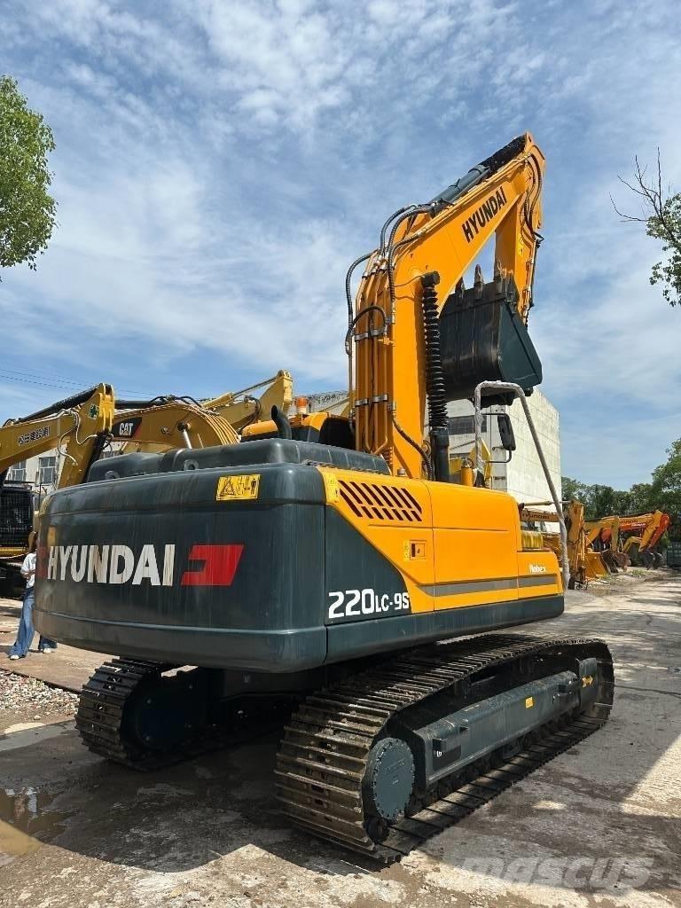 Hyundai 220LC-9S حفارات زحافة