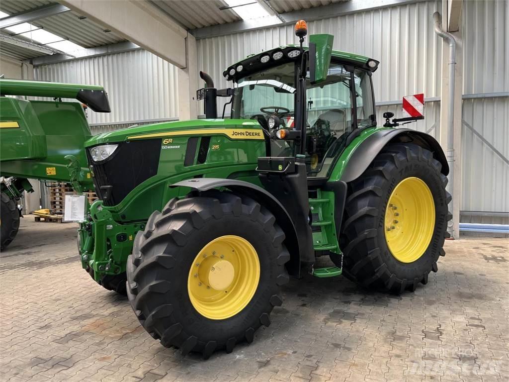 John Deere 6R 215 الجرارات