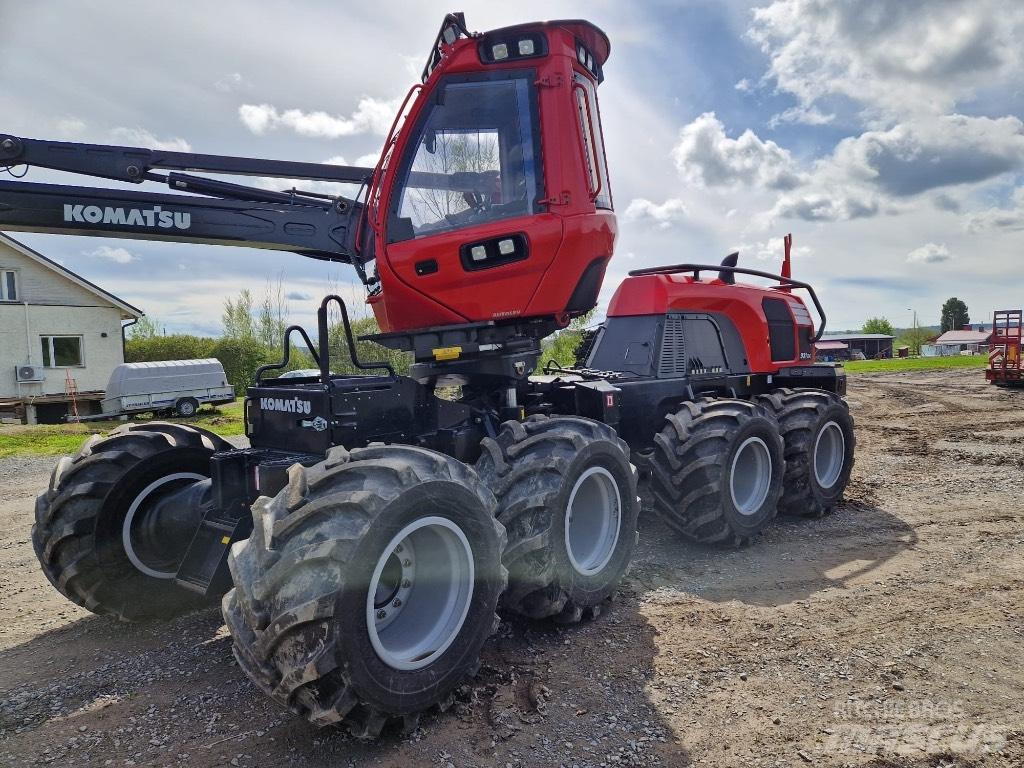 Komatsu 931 XC حصادات