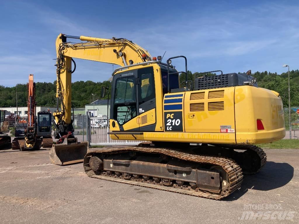Komatsu PC 210 LC-11 حفارات زحافة