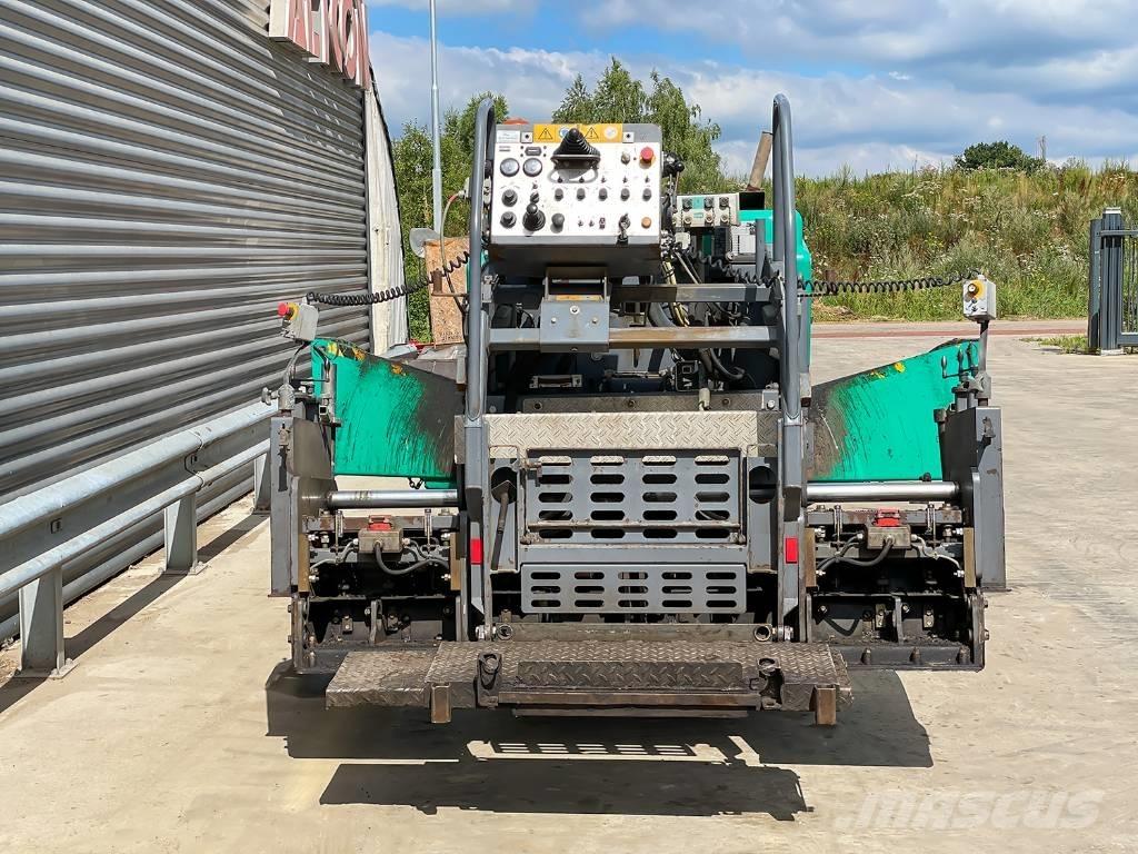 Vögele Super 800 معدات السفلتة