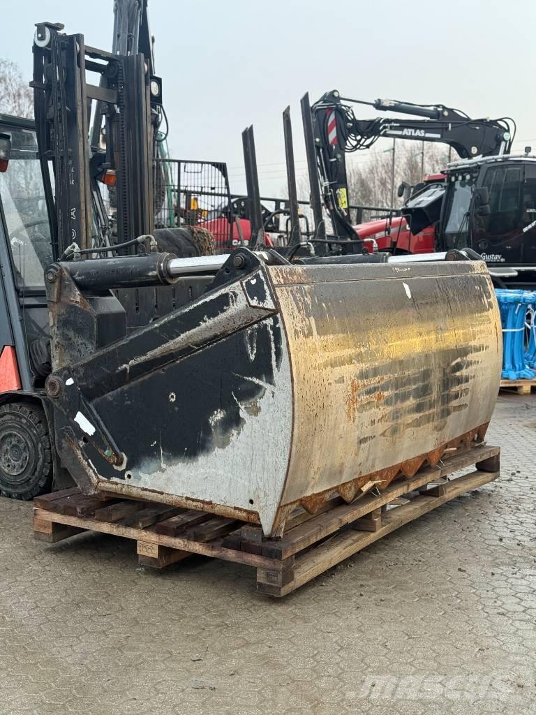 Ålö Silocut 250 ماكينات وملحقات مواش أخرى