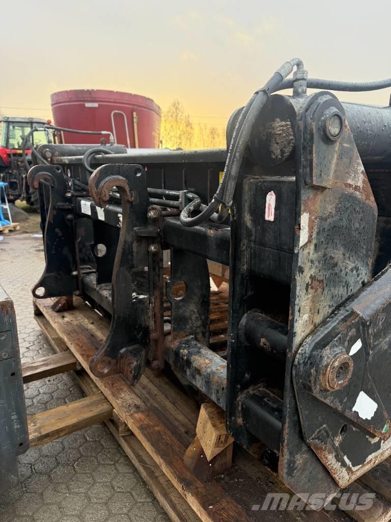 Ålö Silocut 250 ماكينات وملحقات مواش أخرى