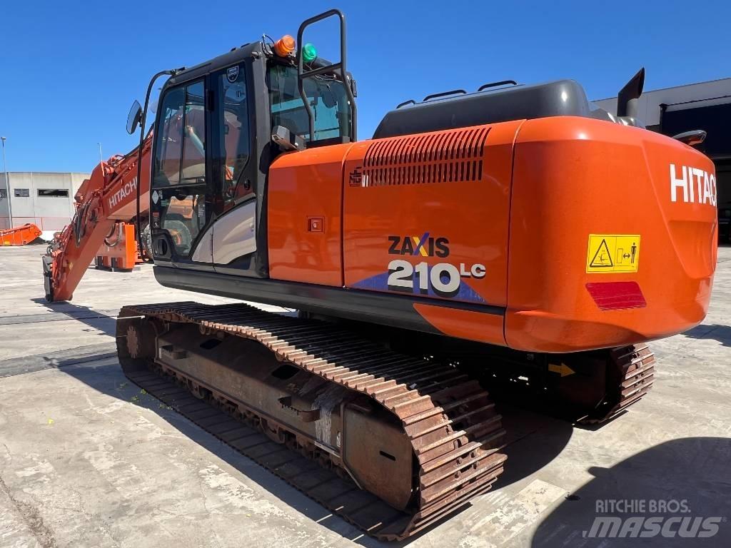 Hitachi ZX 210 LC-6 حفارات زحافة