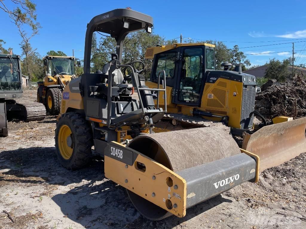 Volvo SD 45 B مداحل أحادية الأسطوانة