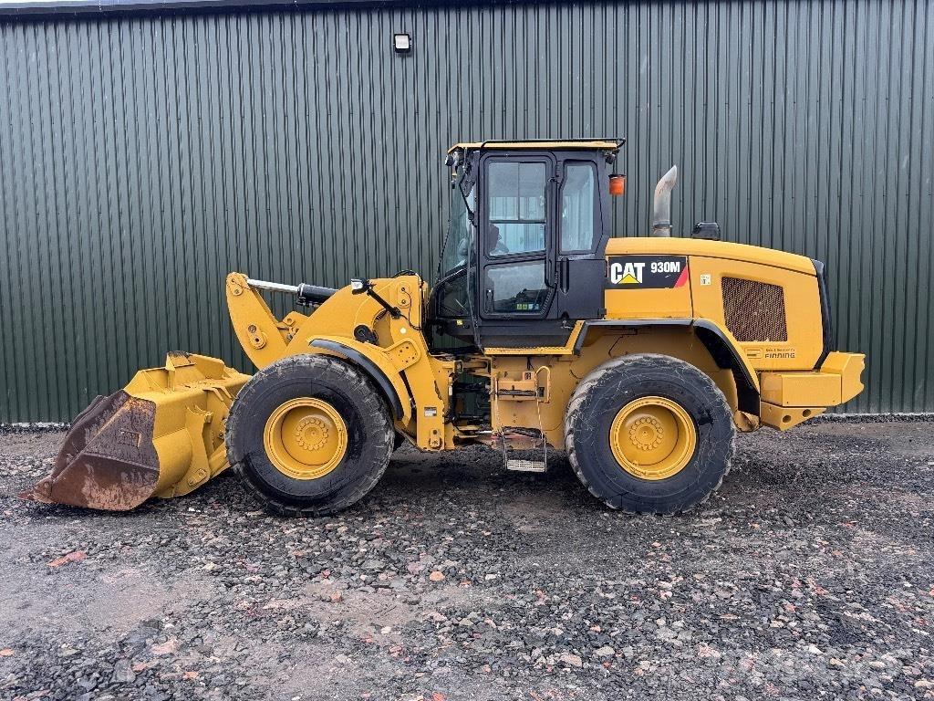 CAT 930 M لوادر بعجل