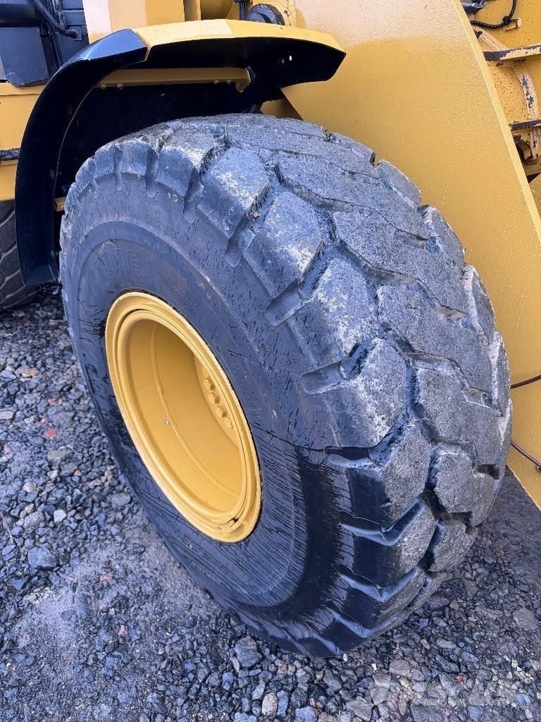 CAT 930 M لوادر بعجل