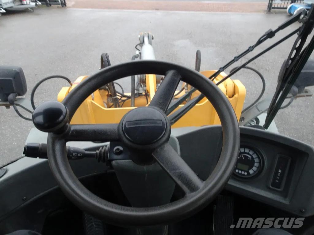 Liebherr L509 لوادر صغيرة