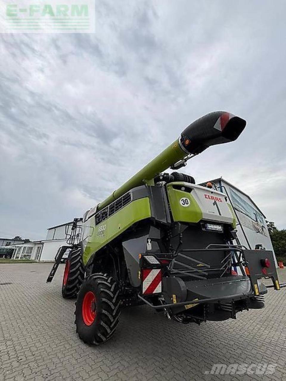 CLAAS lexion 6800 حصادات
