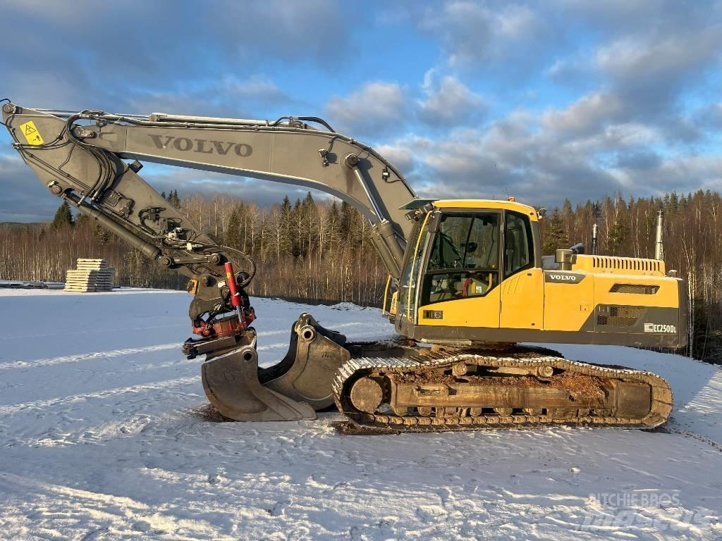 Volvo EC 250 D L حفارات زحافة