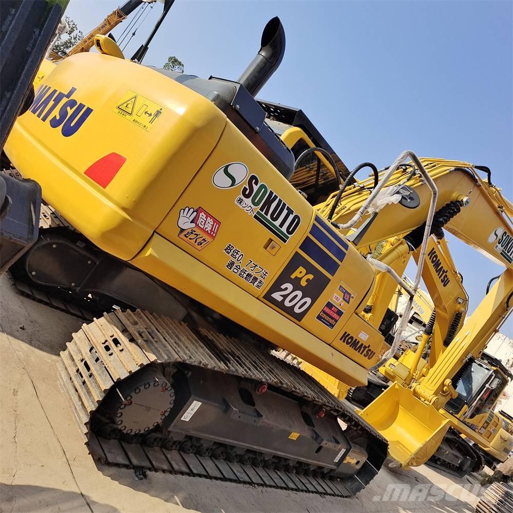 Komatsu PC 200-8 حفارات زحافة