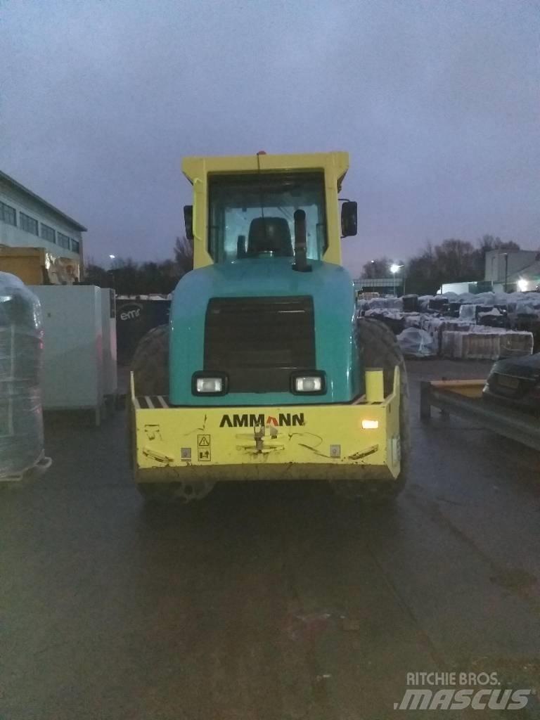 Ammann ASC 130 مداحل ثنائية الاسطوانة