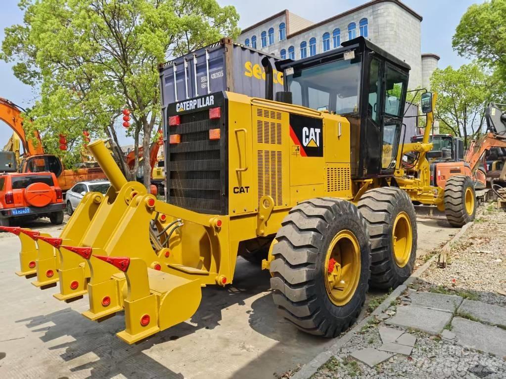CAT 120 H معدات تمهيد الطرق