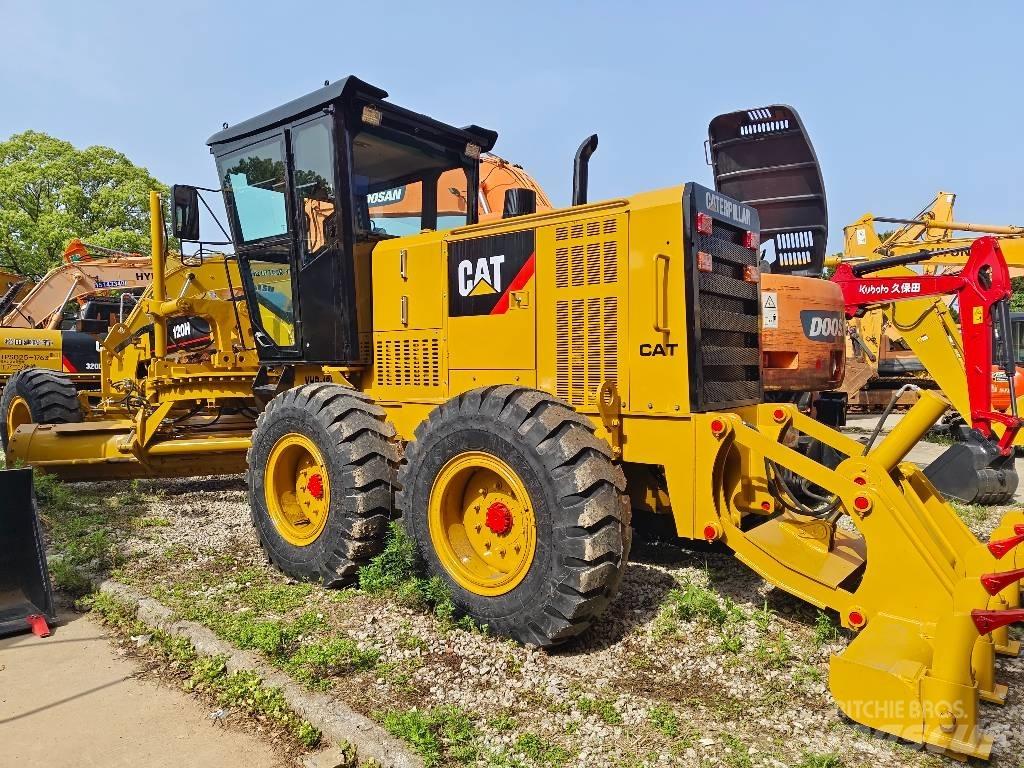 CAT 120 H معدات تمهيد الطرق
