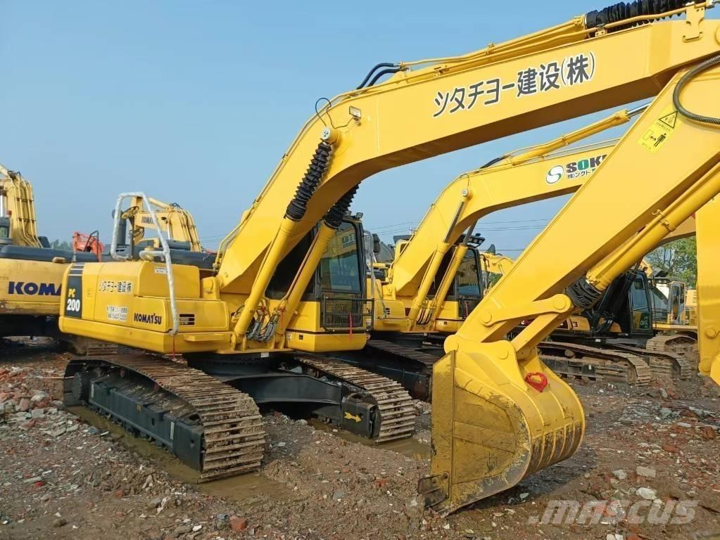 Komatsu PC 200-8 حفارات زحافة