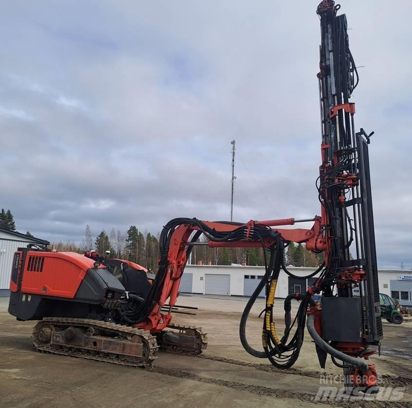 Sandvik DC 410 Ri معدات الثقب السطحي