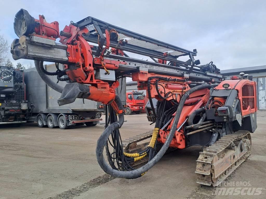 Sandvik DC 410 Ri معدات الثقب السطحي