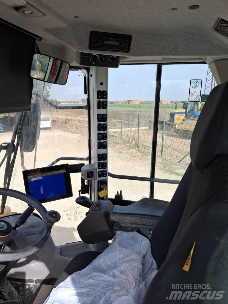 Volvo L 220 H لوادر بعجل