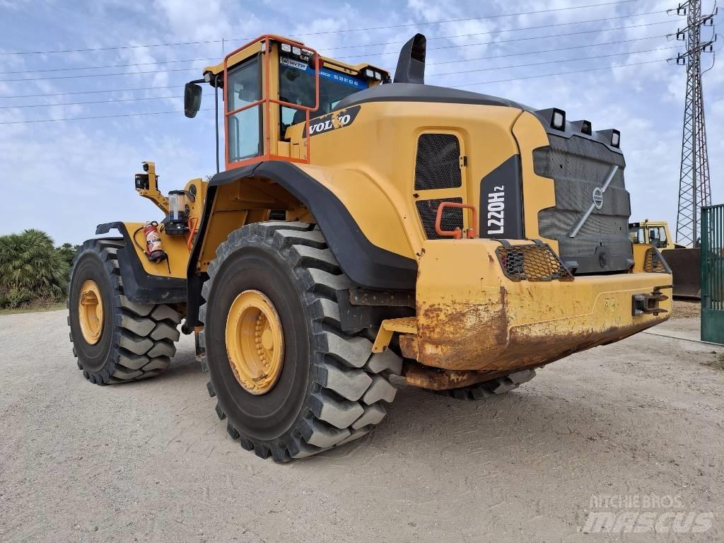 Volvo L 220 H لوادر بعجل