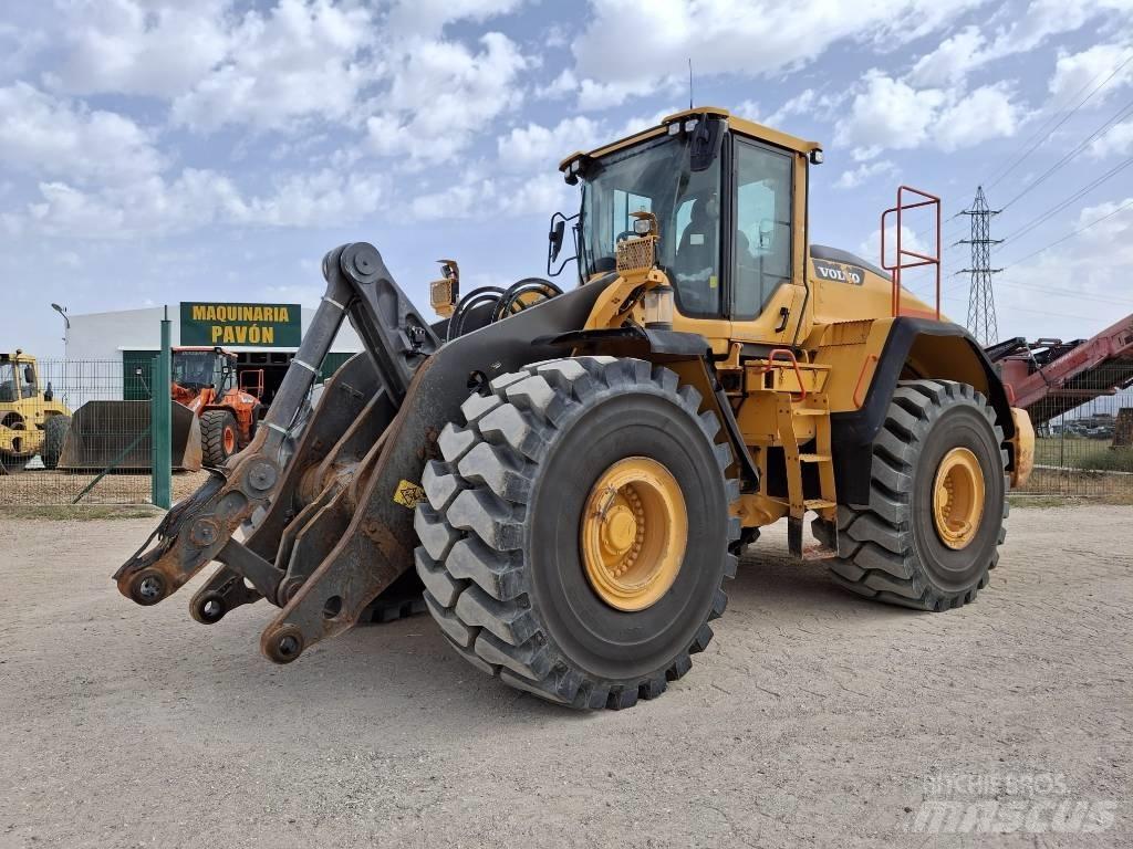 Volvo L 220 H لوادر بعجل