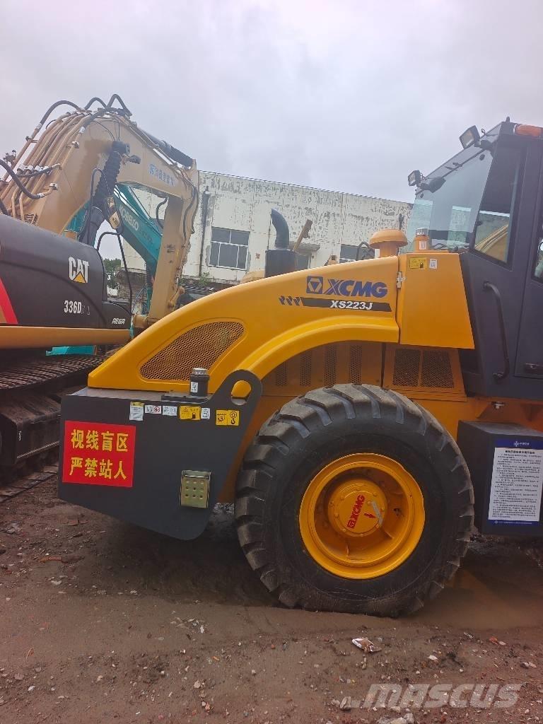 XCMG XS223J مداحل أحادية الأسطوانة