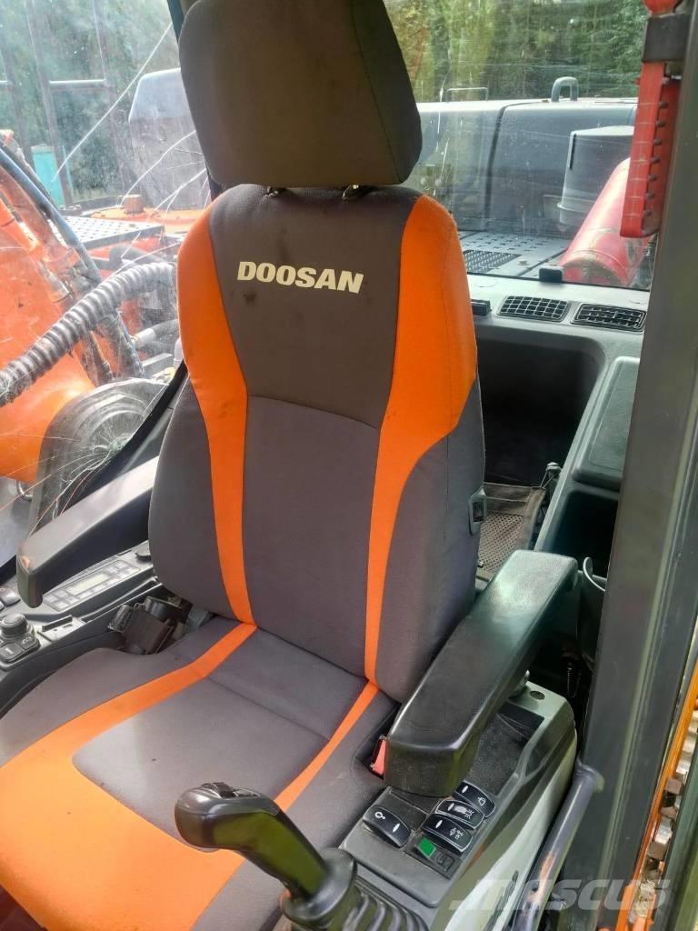 Doosan DX 300 LC حفارات زحافة