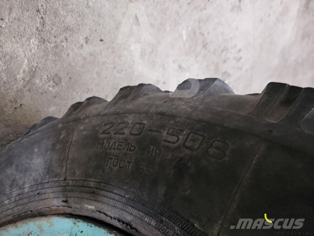 Belarus MTZ 80L الجرارات