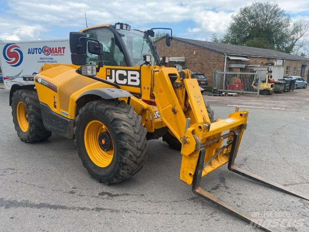 JCB 542-70 معدات مناولة لأغراض الزراعة