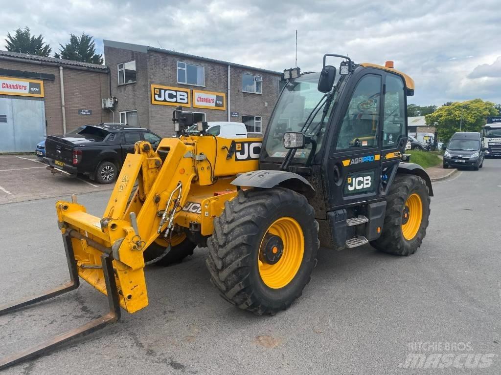 JCB 542-70 معدات مناولة لأغراض الزراعة