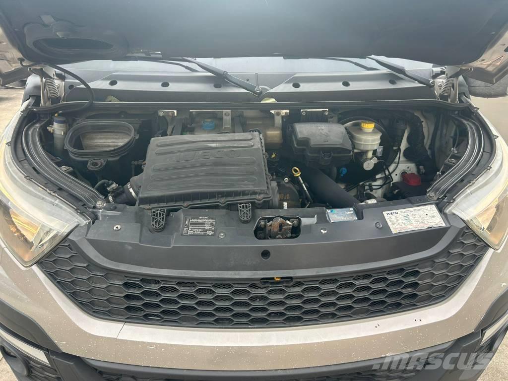 Iveco Daily 35-130 شاحنات الرافعات